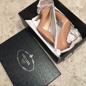 NEW Prada nude/beige patent leather heels